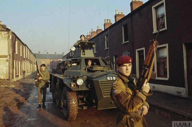 2 Hour Terror and Mural History Belfast taxi Private Tour - Shankill Road Murals: Loyalist Perspective, Big Visual Clarity