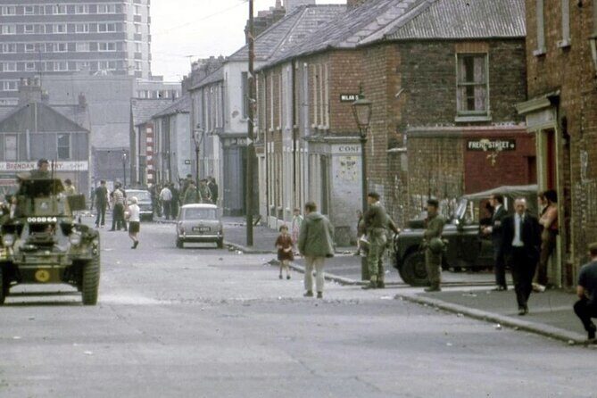 2 hours Belfast Original Drivers The Troubles Black Taxi Tour - The 2-hour timing: seeing a lot without feeling crushed