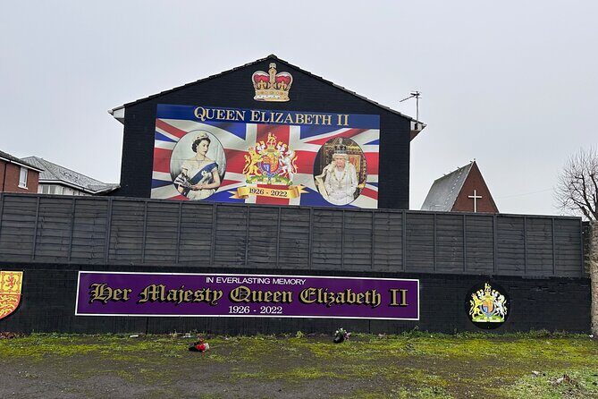 2 Hours Republican & Loyalist Mural Black Taxi Tour from Belfast - Why a black taxi route works so well for Belfast’s Troubles sites