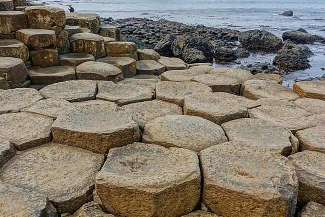 2Day Private Tour Northern Ireland Top Sights Giant's Causeway Belfast Adventure - Day 2 in Belfast: murals, the Peace Wall, and Barry’s Troubles context