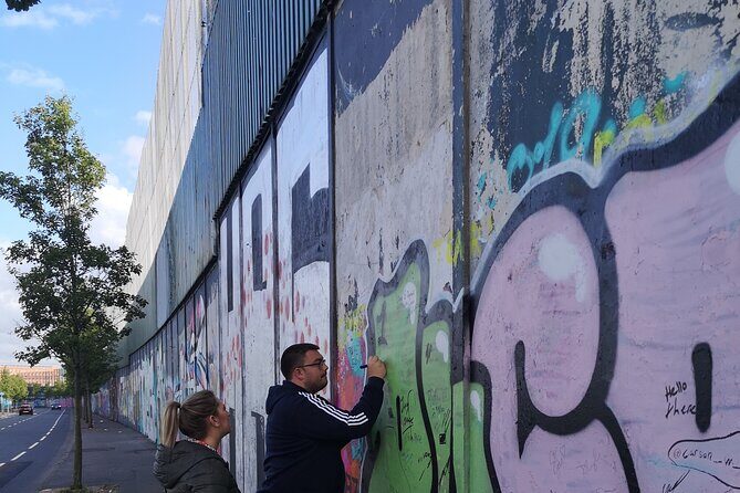 Belfast black taxi tours - Guides: the real reason people rave about this tour
