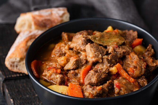 Belfast Centre Food Tour of 12+ Local Irish Dishes & Drinks - A 3 to 3.5 hour walk that feeds you and gives bearings