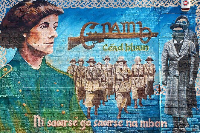 Belfast Famous Black Taxi Tour Political Murals & Peace Wall 2 Hr - The Peace Wall: writing hope on a dividing line