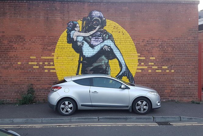 Belfast Music and Street Art Small Group Guided Experience - Fibber Magees: a smart final stop for live music