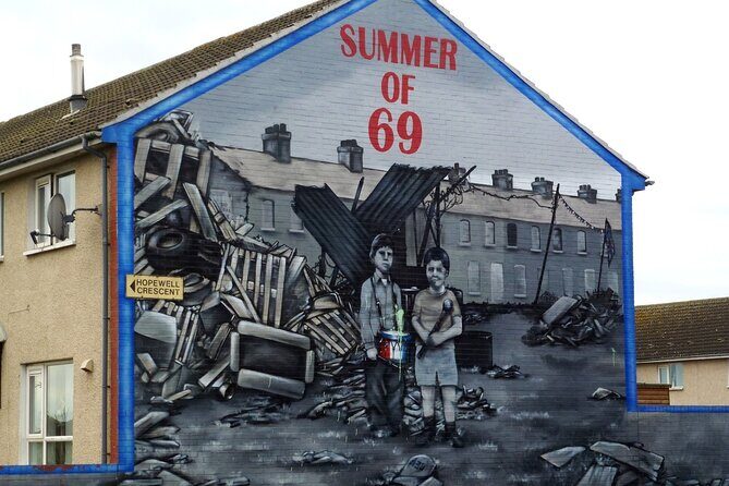 Belfast Political Tour-Conflicting Stories Walking Tour - Peace Wall Details You Might Notice Beyond the Murals