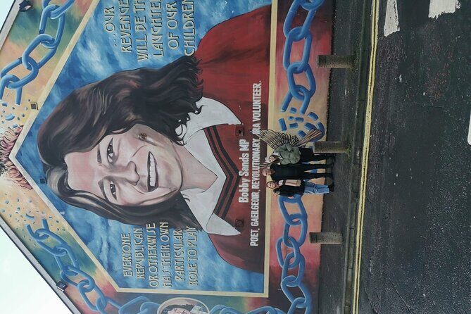 Belfast's Political Mural Taxi Tour - Peace Gates and the Peace Wall: where the tour turns participatory