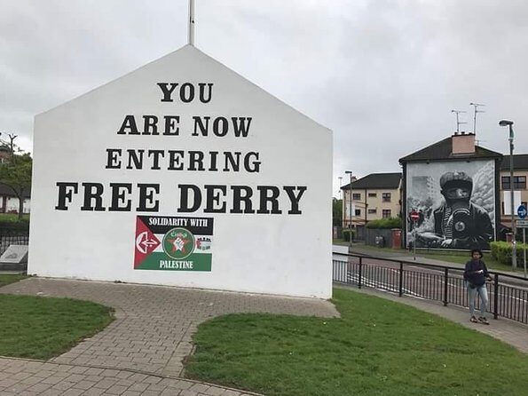 Derry Londonderry Private Full Day Tour From Belfast - Walking the Derry Walls: a viewpoint with real defensive history