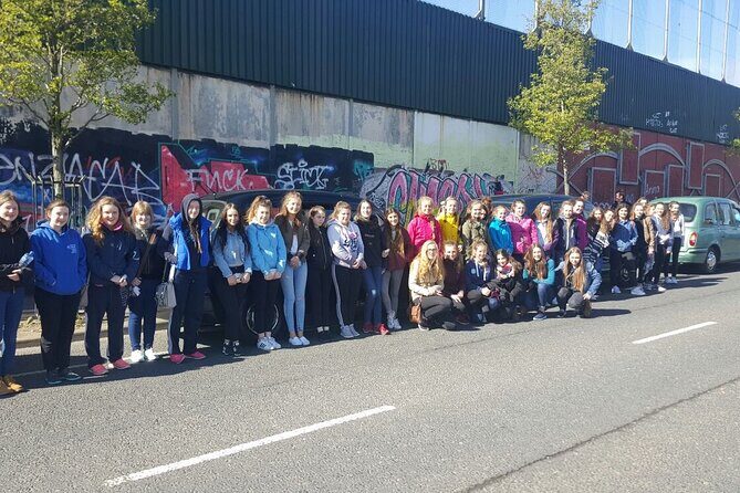 Express Terror and Peace 90 min Private Belfast Cab /Taxi Tour - A Black Cab That Keeps the Story Moving