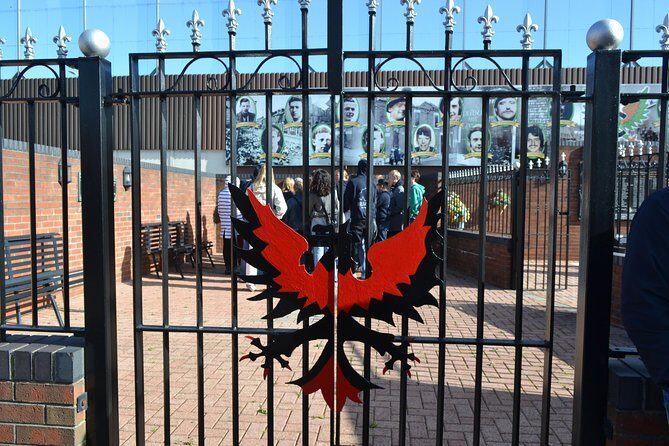 Famous Private Belfast Troubles Taxi Tour Original Drivers 2hr - Stop 3: Shankill Road (45 minutes) and the political mural conversation
