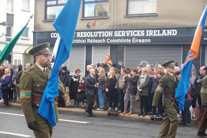 Famous Private Belfast Troubles Taxi Tour Original Drivers 2hr - Timing and meeting point: where to begin smoothly