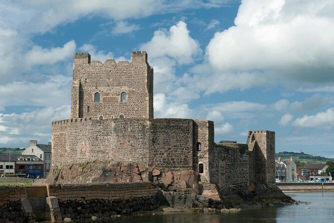 Giant’s Causeway and Titanic Experience from Belfast Port - The Scenic Drive and the Onboard Commentary Advantage