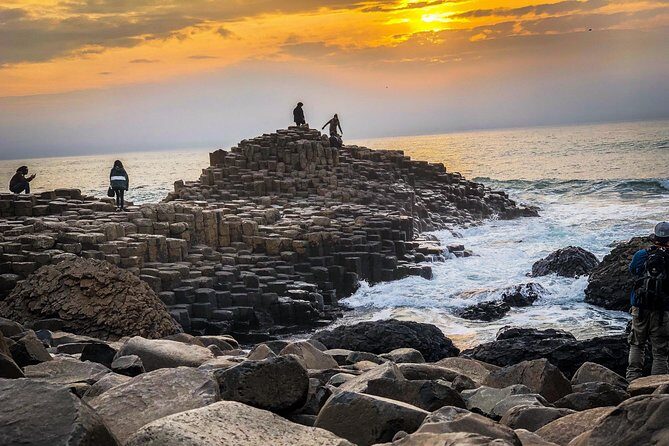 Giants Causeway Tour from Belfast + FREE Belfast Mural Tour - In an Executive Mercedes, With Onboard Wi‑Fi