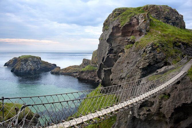 Guided Day Tour: Giant's Causeway from Belfast - Bushmills Distillery: quick tasting time at the oldest licensed distillery