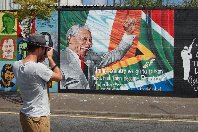 N0 1 Belfast black cab Irish and British mural 2hr private tour - Price and logistics: what you’re paying for