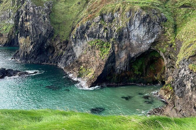 Private Giant's Causeway Tour including Game of Thrones Sites - Carrick-a-Rede at Portaneevy: The Rope Bridge Without the Big Detour