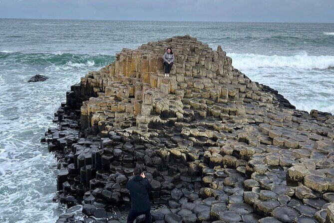 Private Giant's Causeway Tour including Game of Thrones Sites - Bushmills Distillery (2 Hours): Whiskey Time That’s Actually Built In