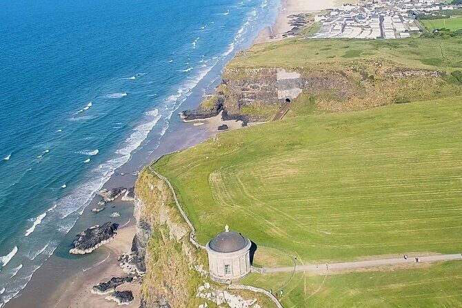 Private Tour - Causeway, Castles & Whiskey Tour - Game of Thrones - Dunluce Castle: Castle Greyjoy and the Dramatic Edge of the Cliffs