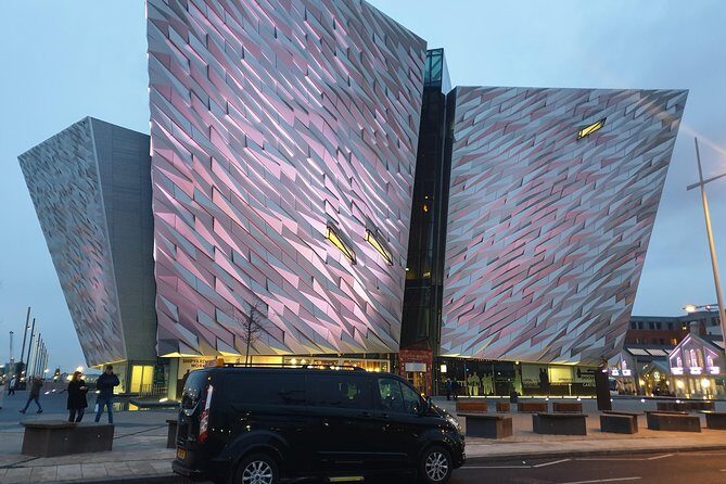 SHORE EXCURSIONS BELFAST / up to 5 tours in 1 day from CRUISE SHIP @ MICKS TOURS - Peace Wall and Belfast City Hall: Quick Stops With Real Meaning