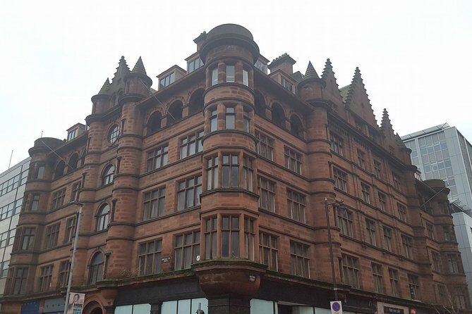 The Real Eclectic Belfast City Walking Tour/Experience. - Price and value: why $30.56 can be a smart move