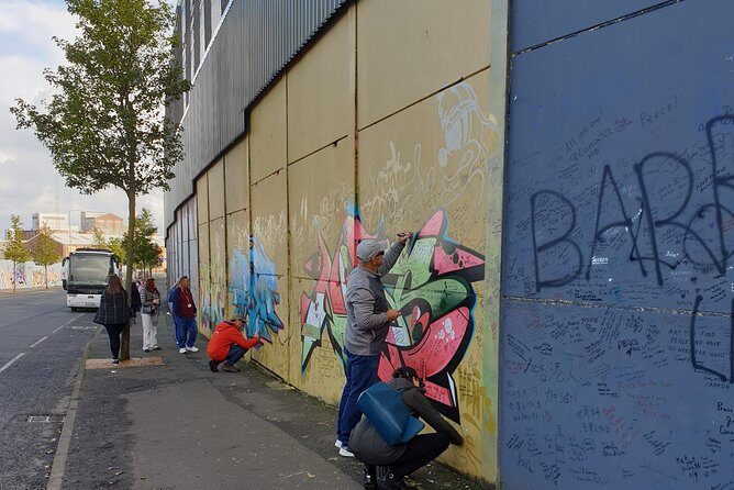 Visit Belfast top attractions in one day - Belfast city centre from the van: the history you notice when you’re not walking